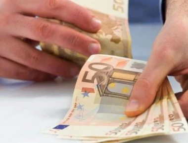 Αύξηση μισθών του Δημοσίου μέσω παροχών και επιδομάτων
